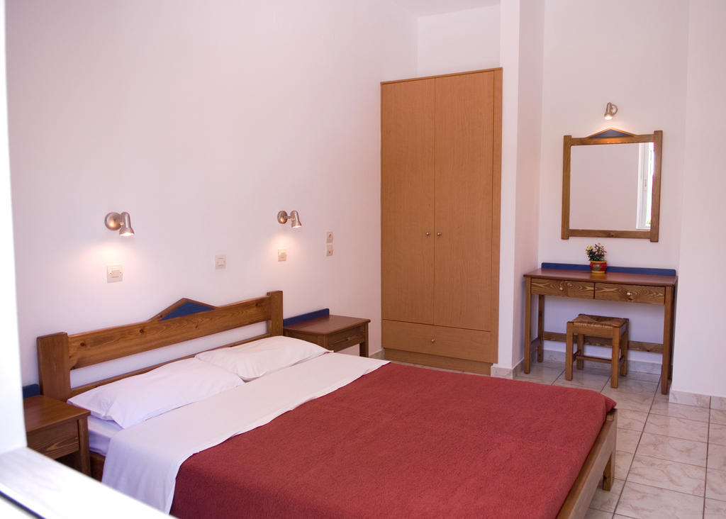 Anthea Apartments Palaiochora Rum bild
